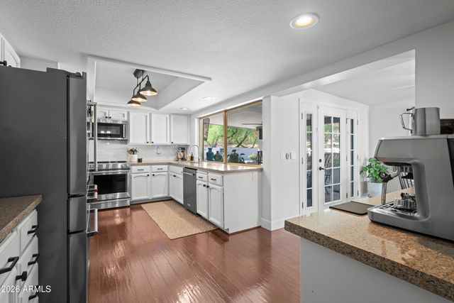 529 W WOOD Drive, Phoenix, AZ 85029