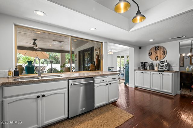 529 W WOOD Drive, Phoenix, AZ 85029