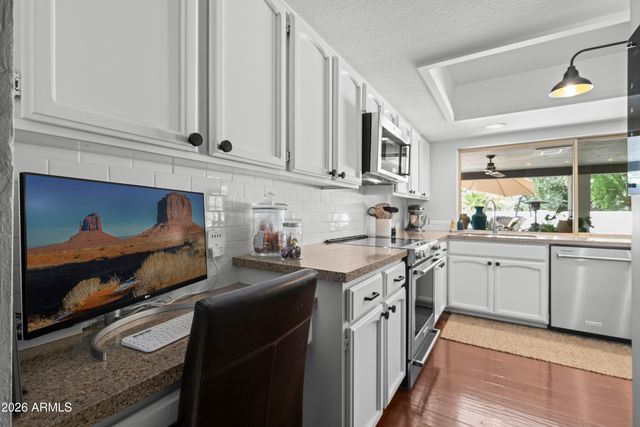 529 W WOOD Drive, Phoenix, AZ 85029