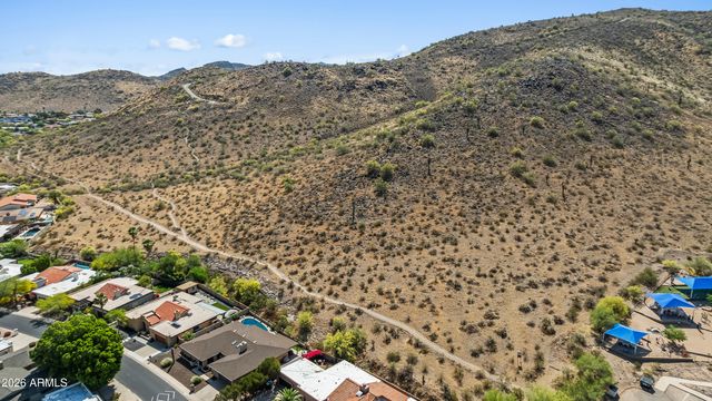 529 W WOOD Drive, Phoenix, AZ 85029