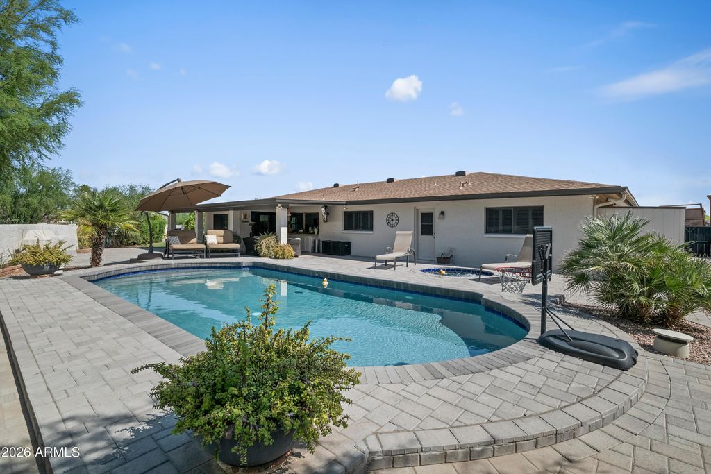 529 W WOOD Drive, Phoenix, AZ 85029