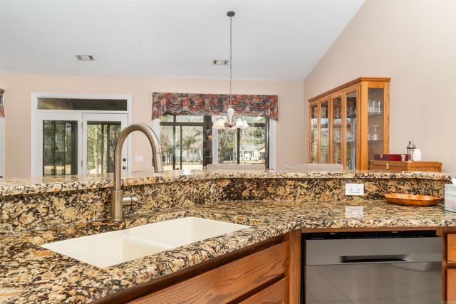 6 Invadir Circle, Hot Springs Village, AR 71909