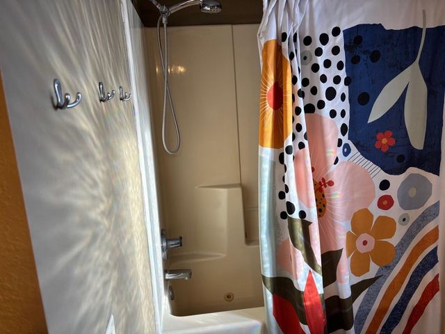 272 Fairway Court, Plainwell, MI 49080