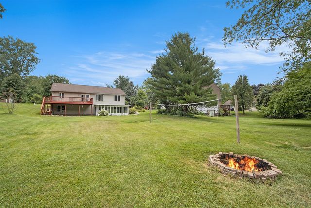 272 Fairway Court, Plainwell, MI 49080