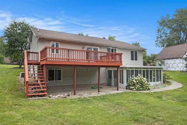 272 Fairway Court, Plainwell, MI 49080