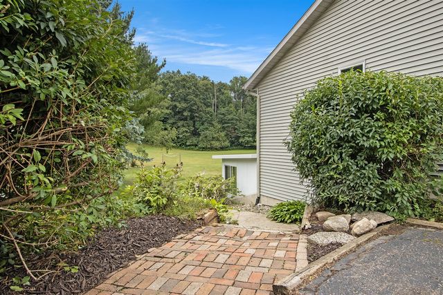 272 Fairway Court, Plainwell, MI 49080