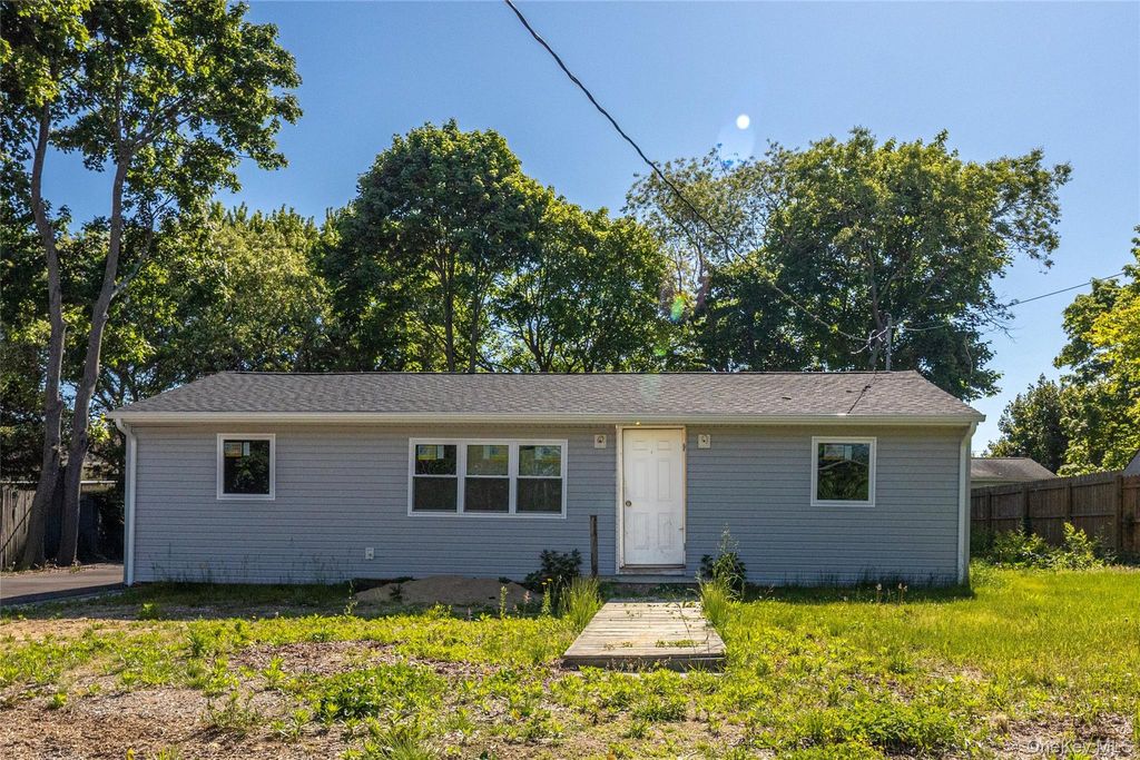 547 Taylor Avenue, Patchogue, NY 11772
