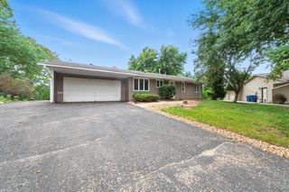 4765 Penkwe Circle, Eagan, MN 55122