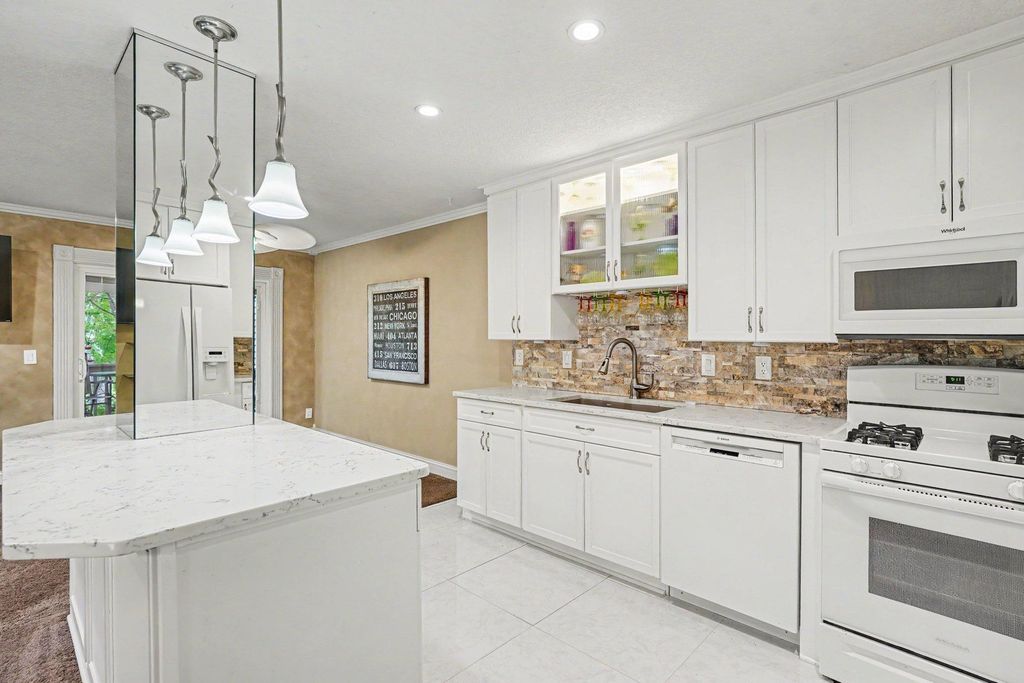 14054 Heywood Path, Apple Valley, MN 55124 — exterior