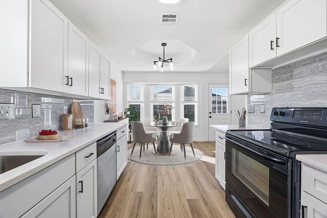 814 SE Jon Drive, Bentonville, AR 72712