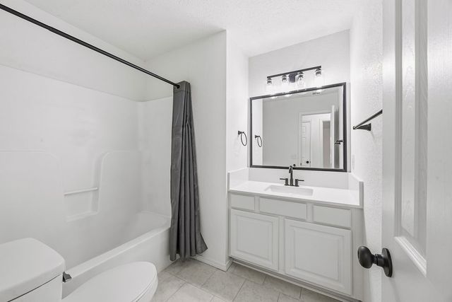 814 SE Jon Drive, Bentonville, AR 72712