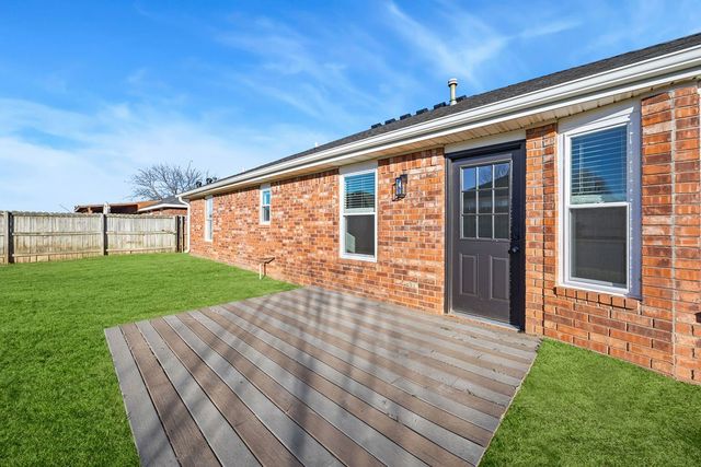 814 SE Jon Drive, Bentonville, AR 72712