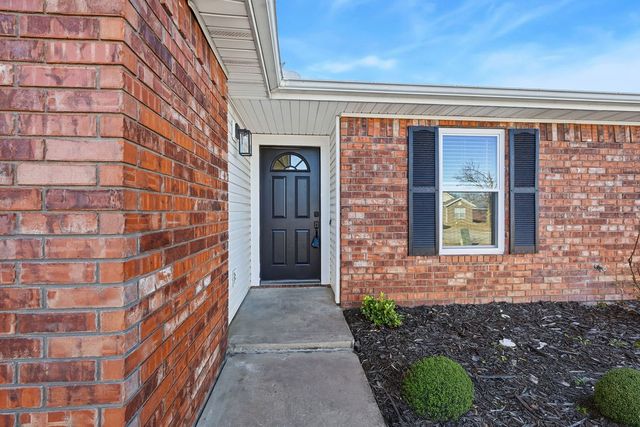 814 SE Jon Drive, Bentonville, AR 72712