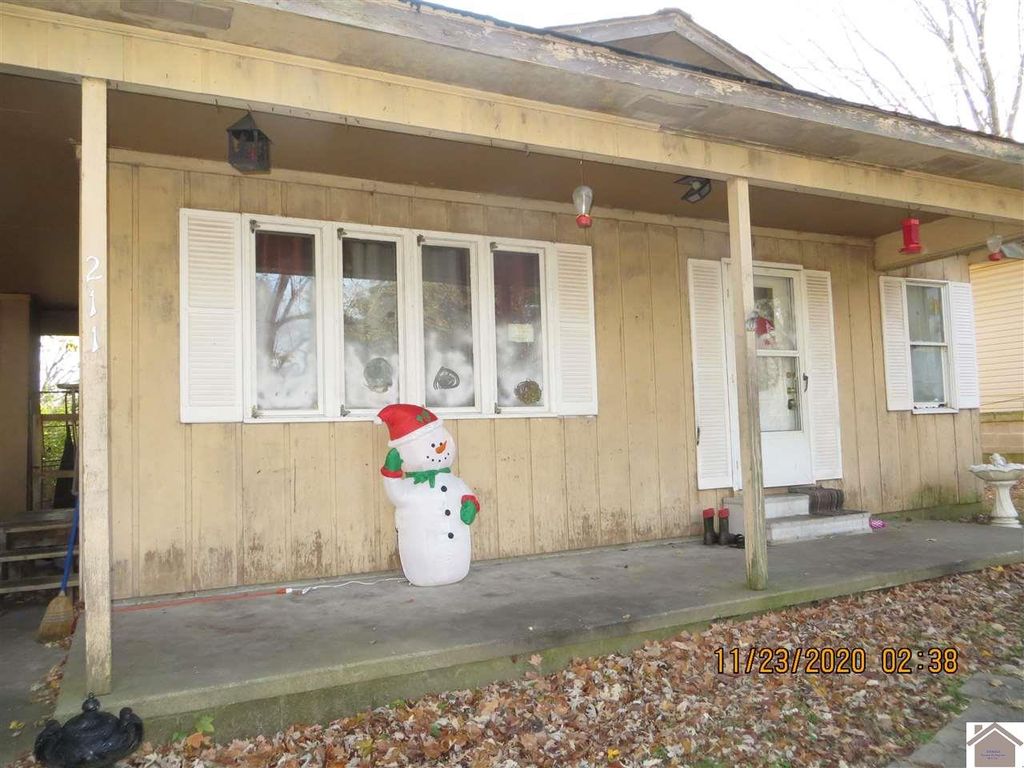 211 Jackson St., Bardwell, KY 42023