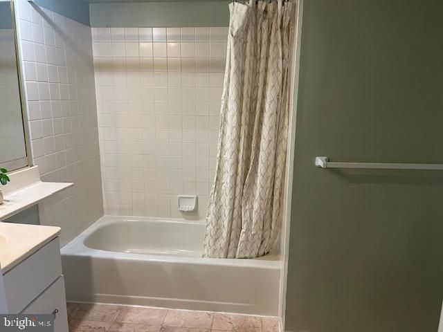 812 EAGLES CHASE DR, Lawrenceville, NJ 08648