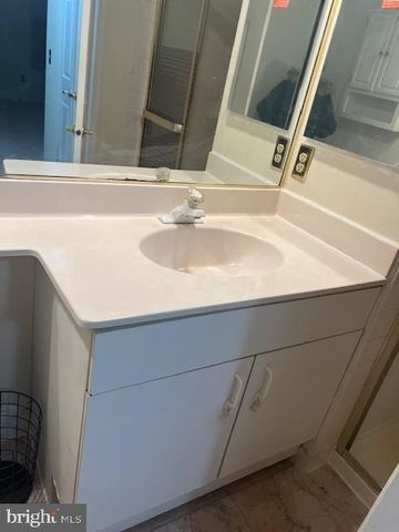 812 EAGLES CHASE DR, Lawrenceville, NJ 08648