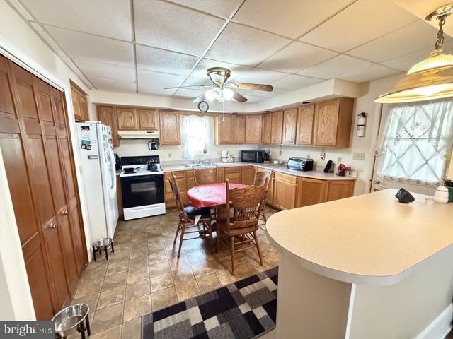 129 E RIDGE ST, Coaldale, PA 18218