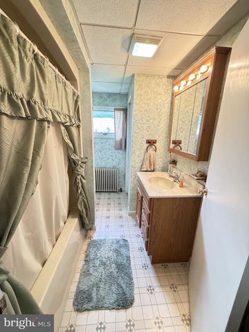 129 E RIDGE ST, Coaldale, PA 18218