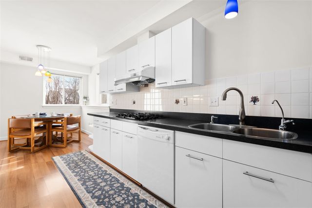 1649 Chapleau Drive, Ann Arbor, MI 48103