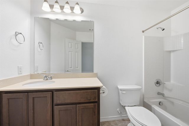 10844 Live Oak Creek Drive, Fort Worth, TX 76108