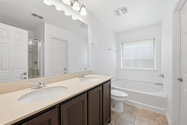 10844 Live Oak Creek Drive, Fort Worth, TX 76108