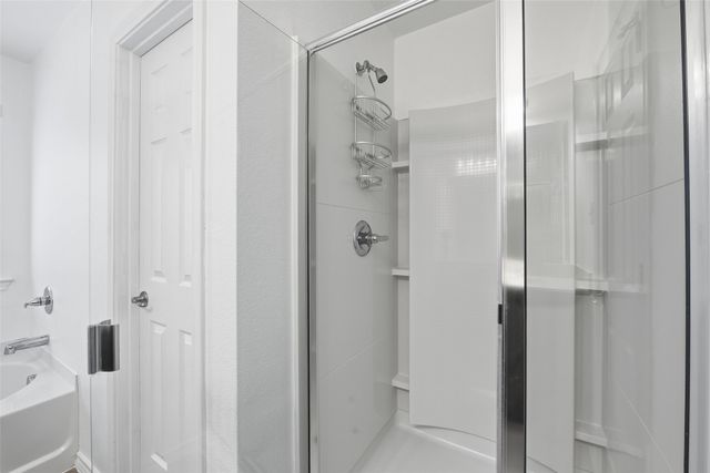 10844 Live Oak Creek Drive, Fort Worth, TX 76108