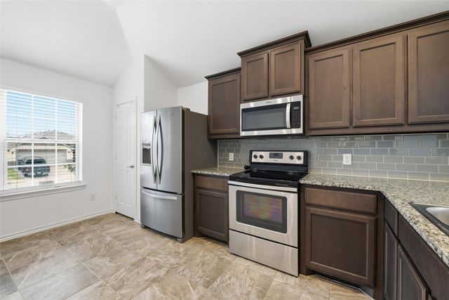 10844 Live Oak Creek Drive, Fort Worth, TX 76108