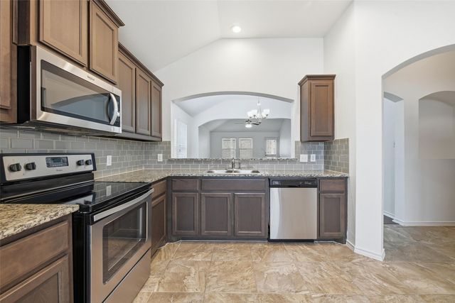 10844 Live Oak Creek Drive, Fort Worth, TX 76108