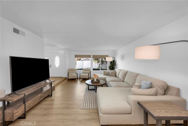 26541 Valpariso, Mission Viejo, CA 92691