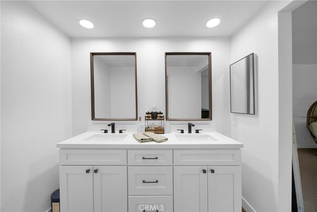 26541 Valpariso, Mission Viejo, CA 92691