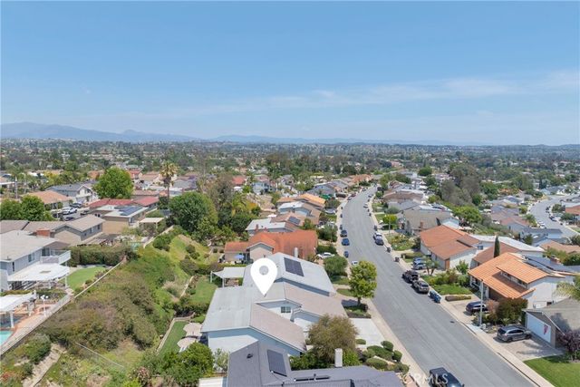 26541 Valpariso, Mission Viejo, CA 92691