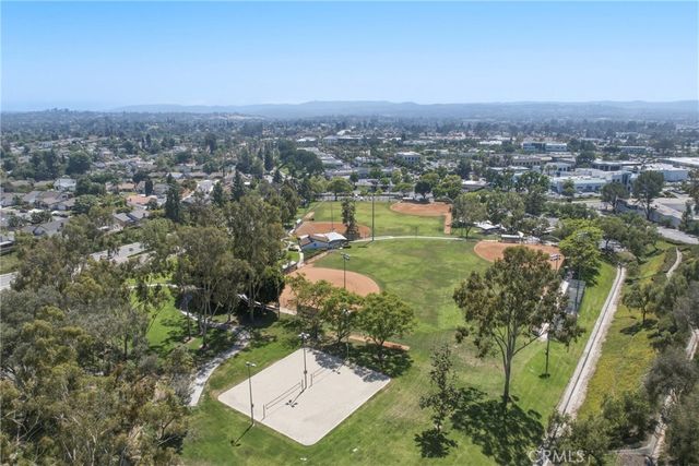 26541 Valpariso, Mission Viejo, CA 92691
