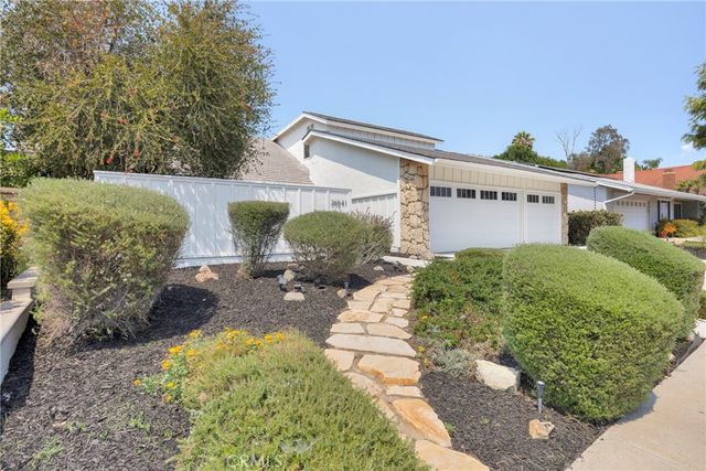 26541 Valpariso, Mission Viejo, CA 92691