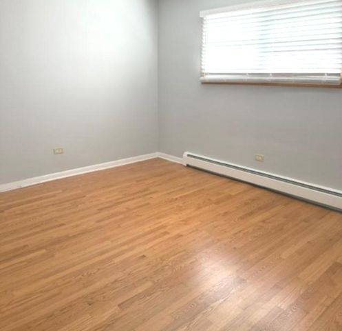 8407 W Dempster Street 2, Niles, IL 60714