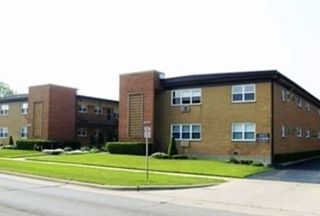 8407 W Dempster Street 2, Niles, IL 60714