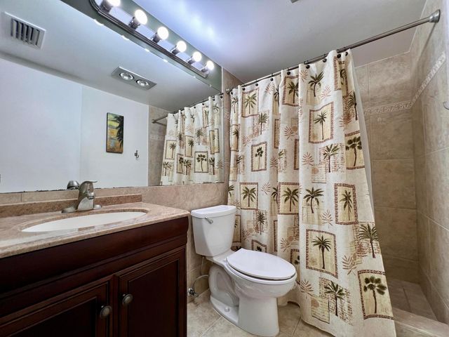 8 Northampton A, West Palm Beach, FL 33417