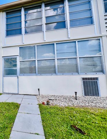 8 Northampton A, West Palm Beach, FL 33417