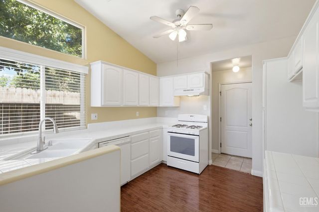 5107 Mill Wheel Drive, Bakersfield, CA 93313
