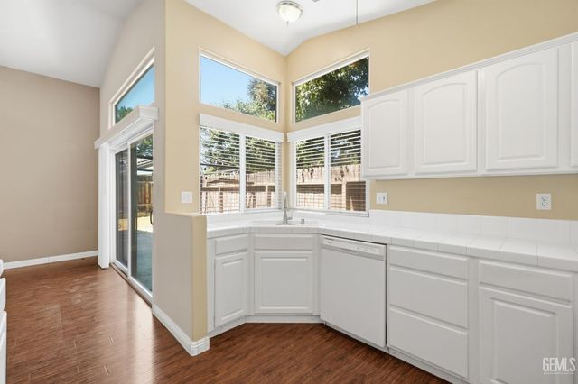 5107 Mill Wheel Drive, Bakersfield, CA 93313
