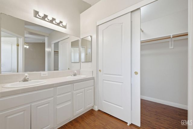 5107 Mill Wheel Drive, Bakersfield, CA 93313