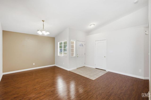 5107 Mill Wheel Drive, Bakersfield, CA 93313