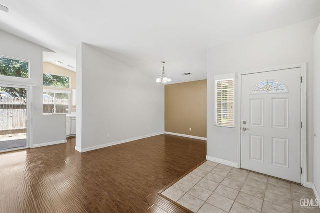 5107 Mill Wheel Drive, Bakersfield, CA 93313