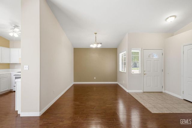 5107 Mill Wheel Drive, Bakersfield, CA 93313