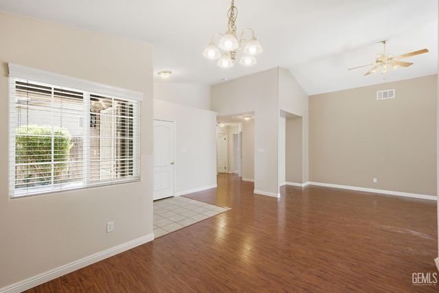 5107 Mill Wheel Drive, Bakersfield, CA 93313