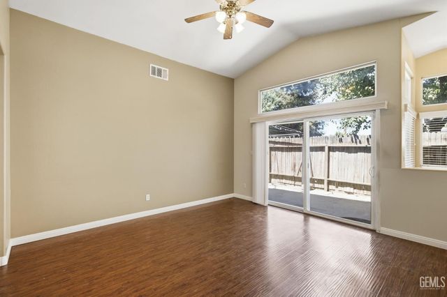 5107 Mill Wheel Drive, Bakersfield, CA 93313