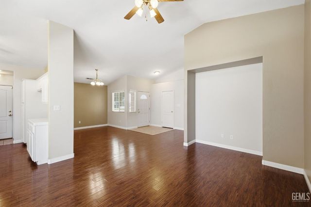 5107 Mill Wheel Drive, Bakersfield, CA 93313
