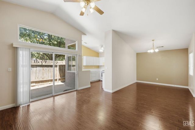 5107 Mill Wheel Drive, Bakersfield, CA 93313