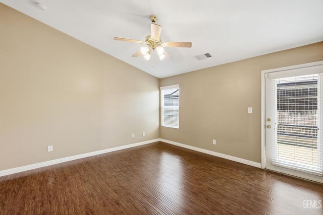 5107 Mill Wheel Drive, Bakersfield, CA 93313