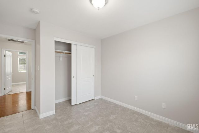 5107 Mill Wheel Drive, Bakersfield, CA 93313
