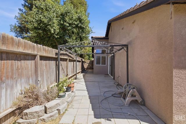 5107 Mill Wheel Drive, Bakersfield, CA 93313